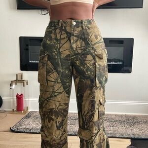 Army cargo long pants from zara !